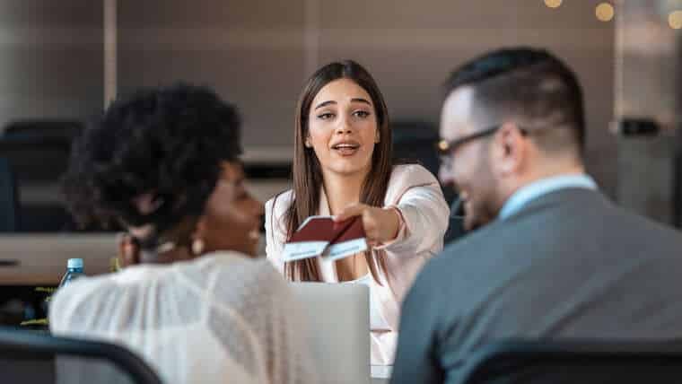 Who can be an agent in an O-Visa application?